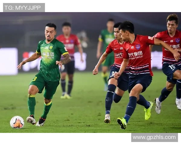 中超激战重庆当代迎战苏州队全力争胜展现球队实力与斗志