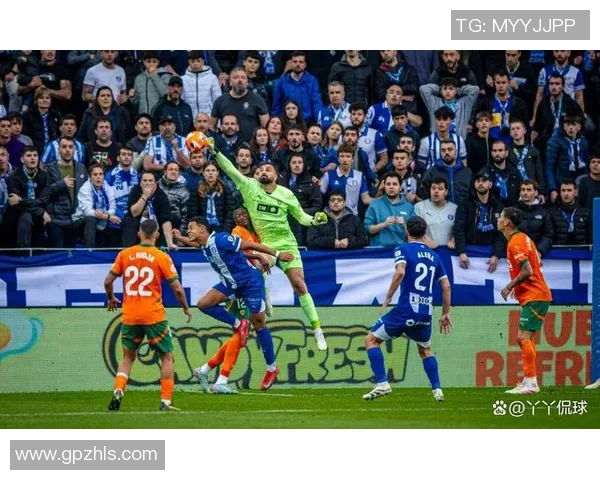 拉科鲁尼亚主场迎战瓦伦西亚双方争夺西甲宝贵积分之战 拉科鲁尼亚主场迎战瓦伦西亚双方争夺西甲宝贵积分之战