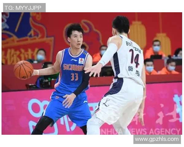 韩硕：从篮球场上的新星到职业生涯的辉煌之路探秘